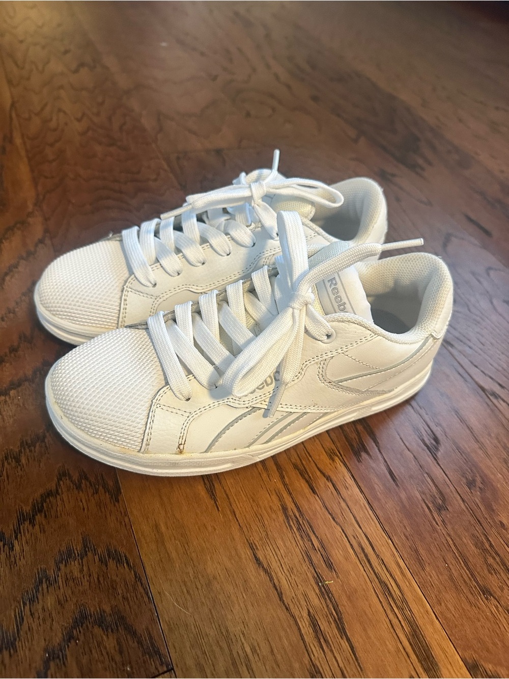 New in Box Reebok White Low-Top Sneakers - Girl Court - 4 youth - 6 women